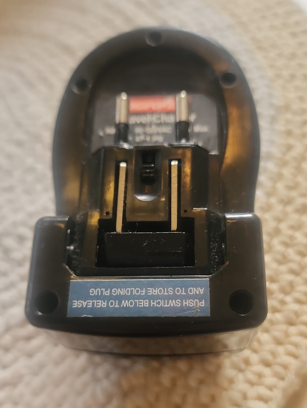 Universal Black Travel Adapter & Battery Charger for Canon Camera